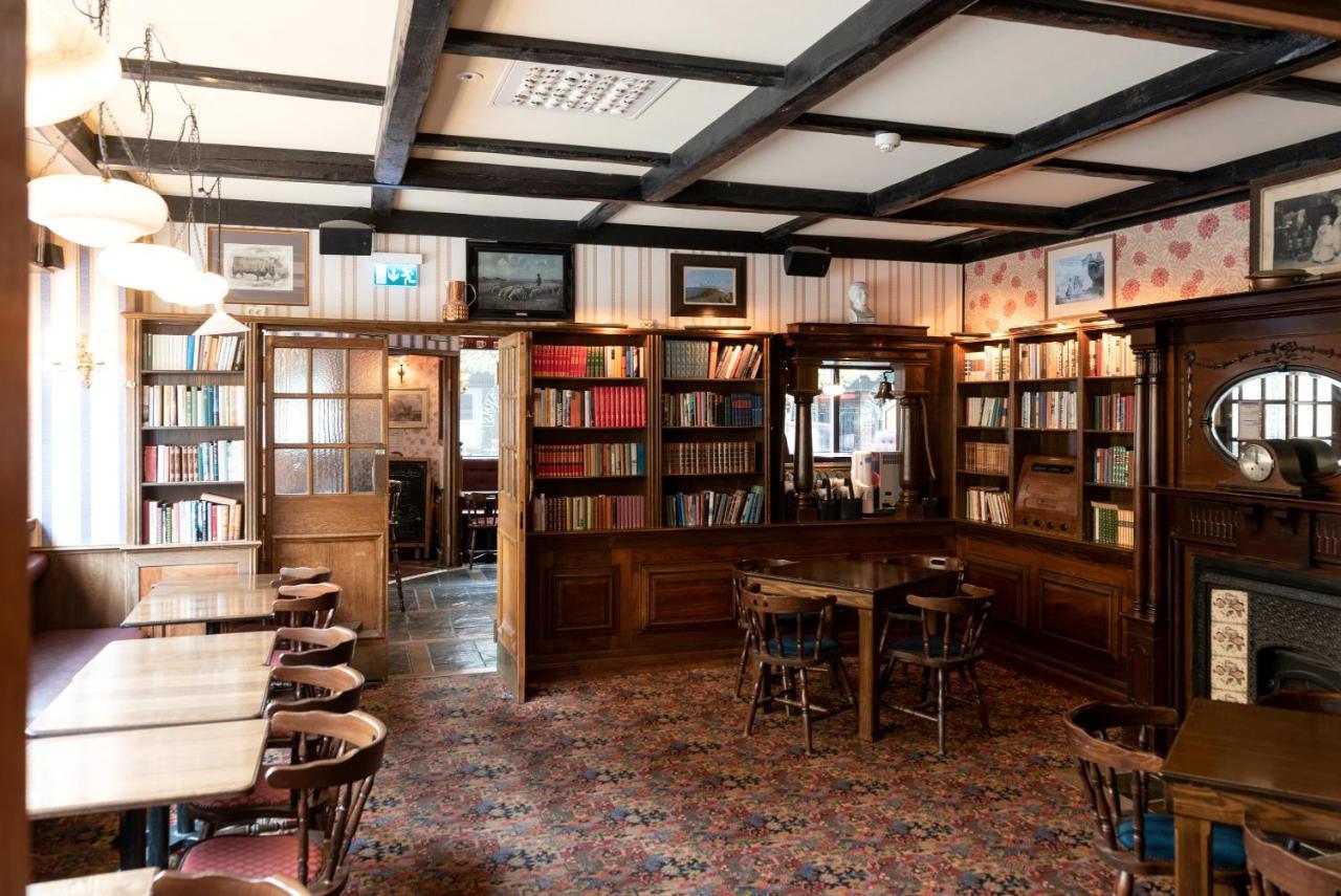 Hotel Bishops Arms Koeping Екстериор снимка