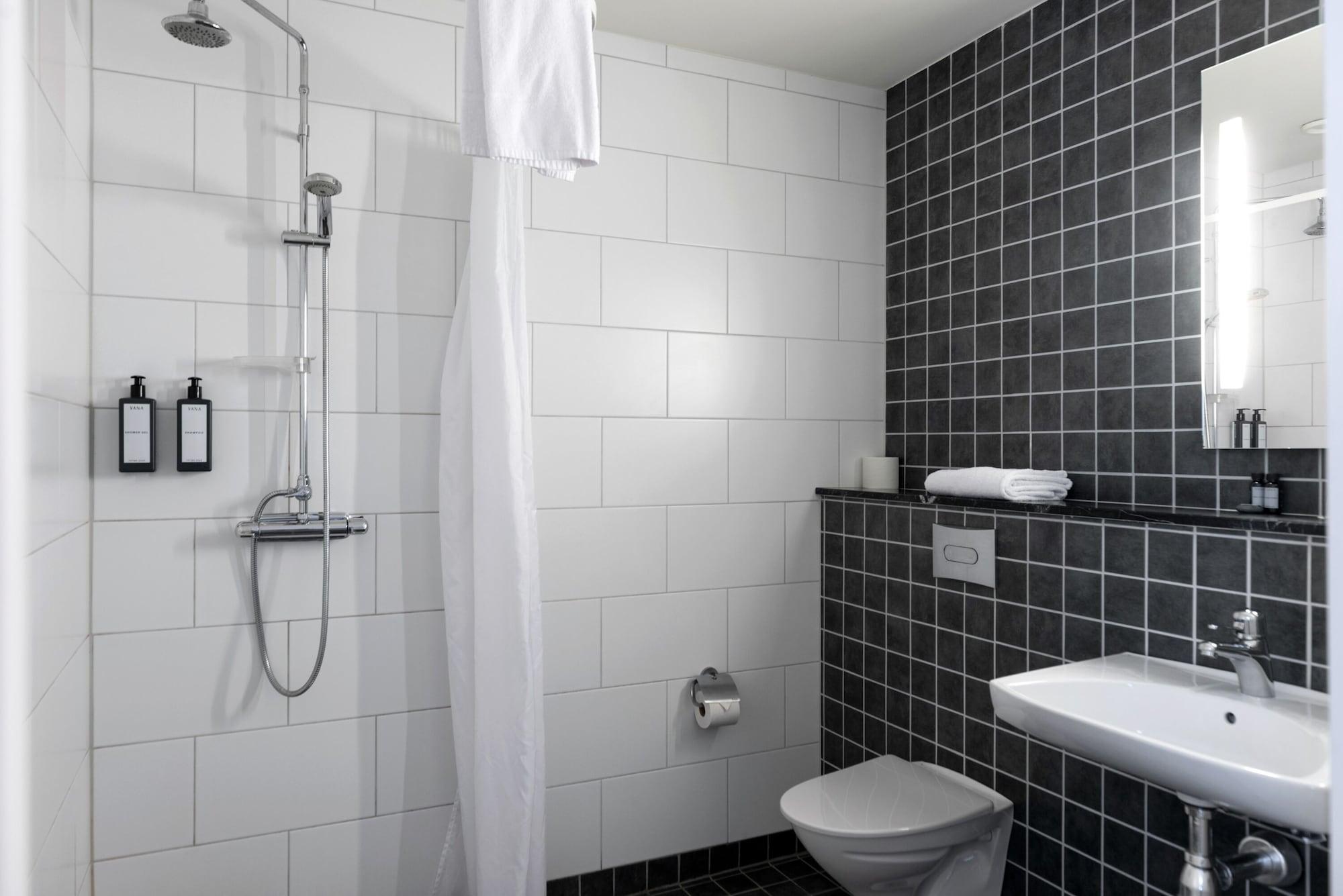 Hotel Bishops Arms Koeping Екстериор снимка