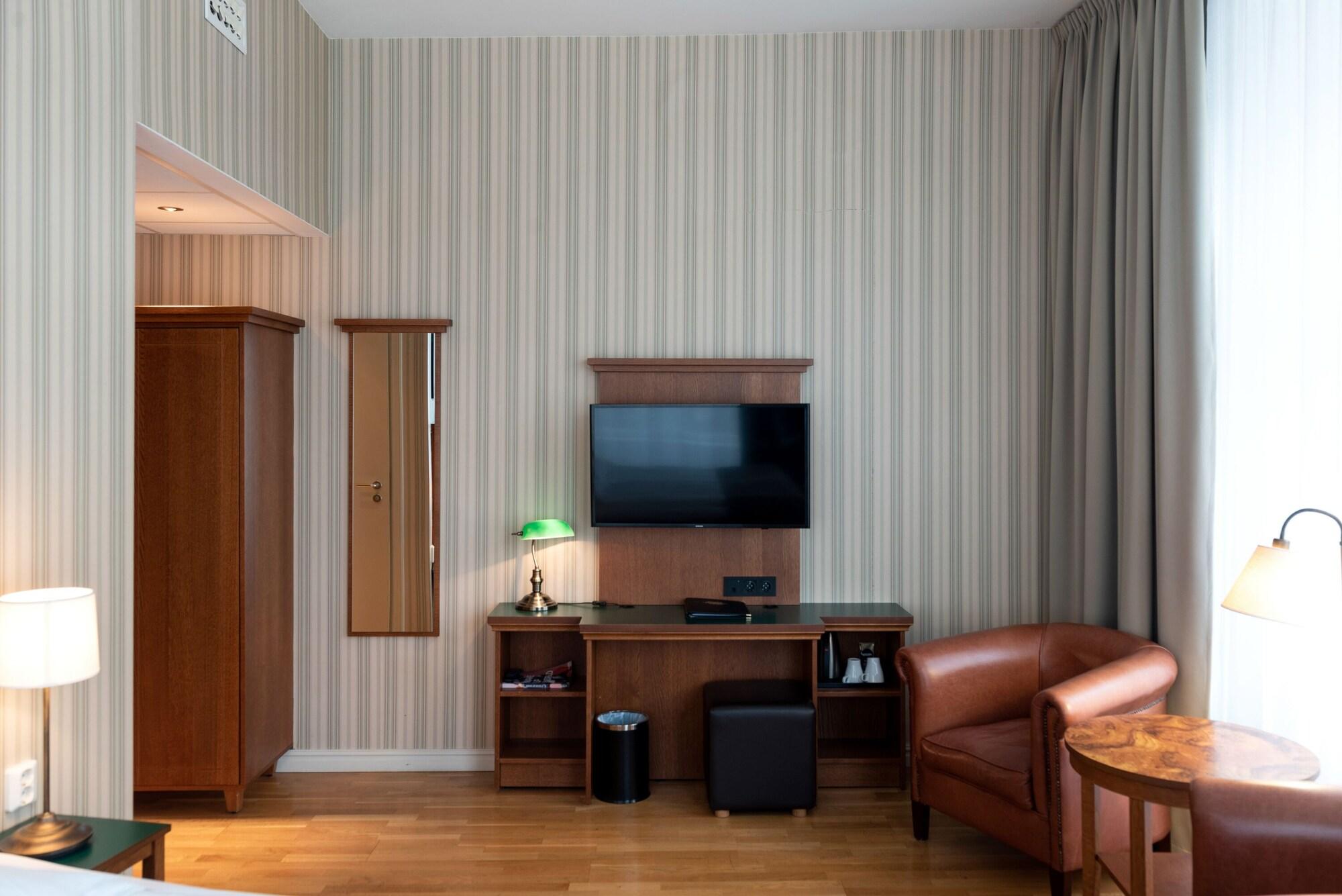 Hotel Bishops Arms Koeping Екстериор снимка