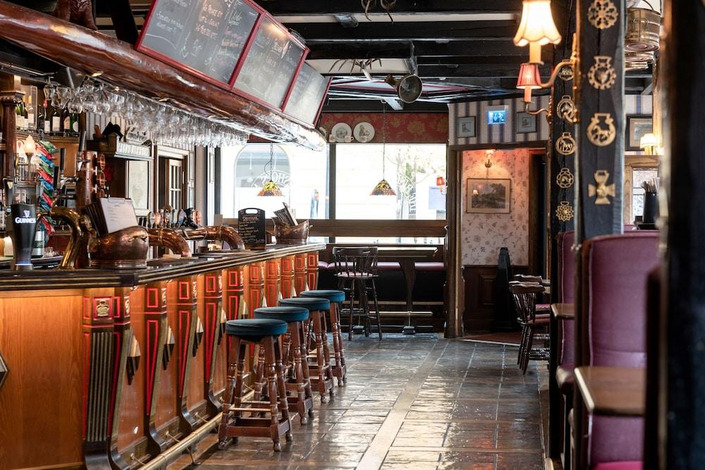 Hotel Bishops Arms Koeping Екстериор снимка