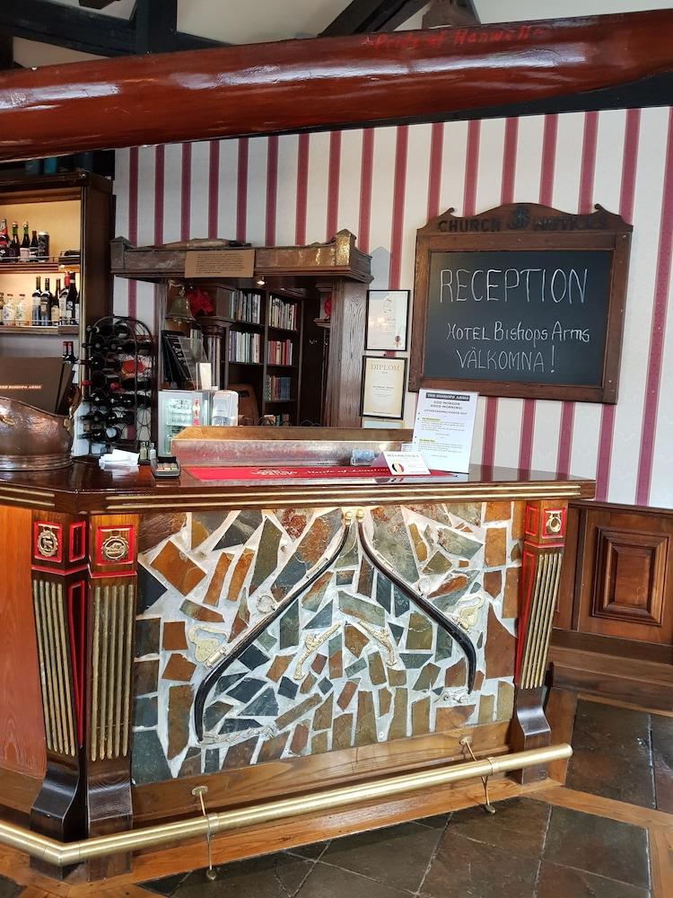 Hotel Bishops Arms Koeping Екстериор снимка