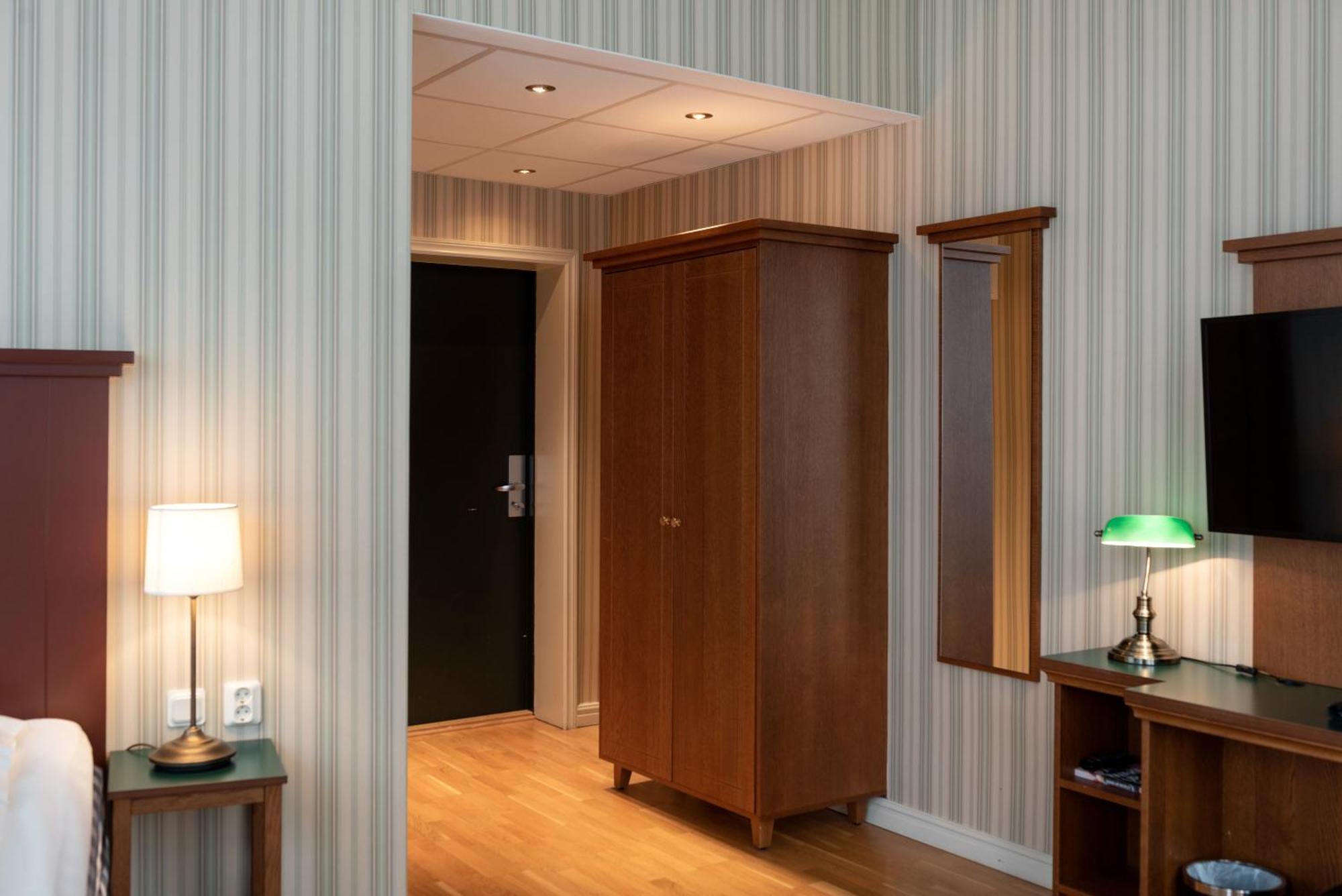 Hotel Bishops Arms Koeping Стая снимка
