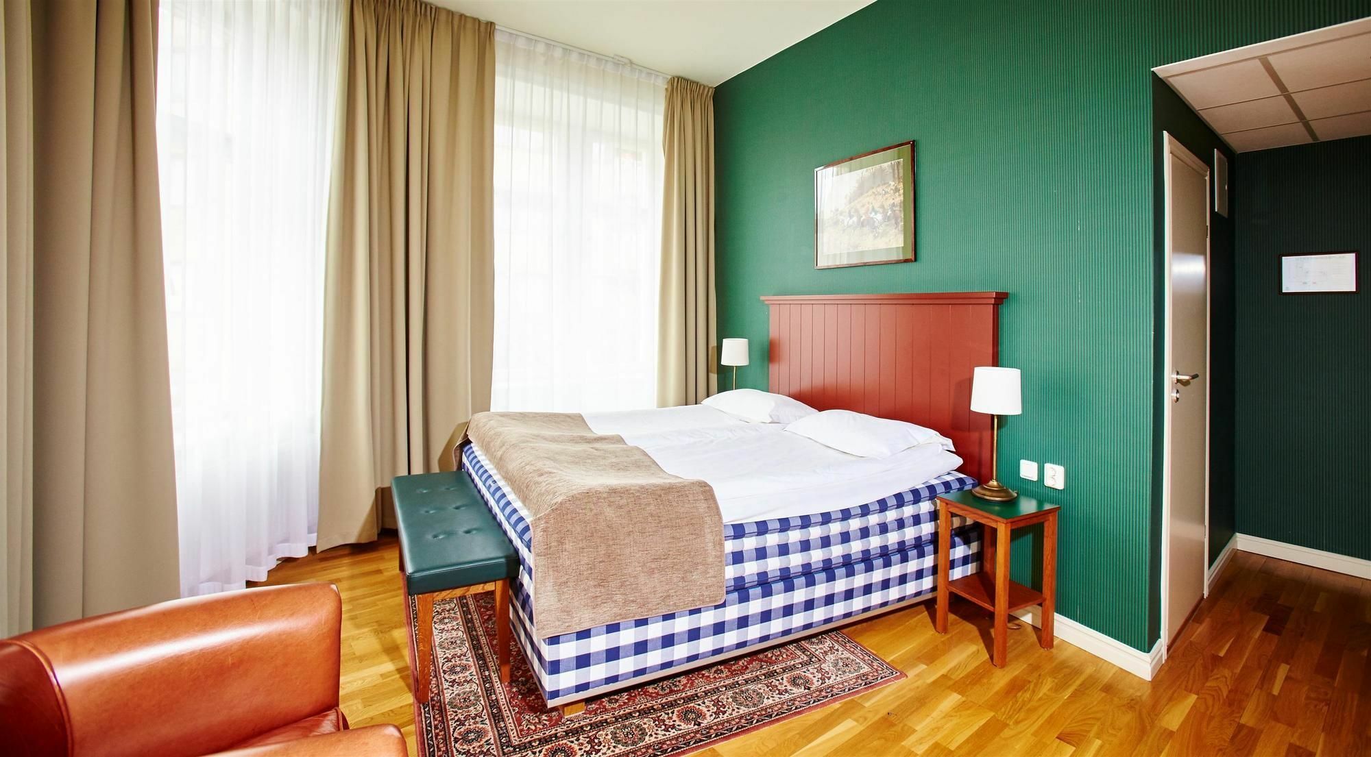 Hotel Bishops Arms Koeping Екстериор снимка