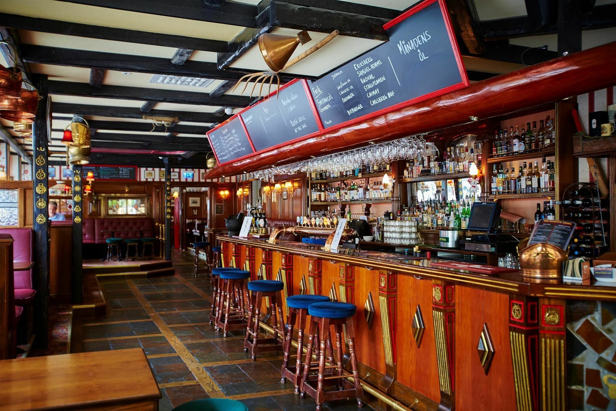Hotel Bishops Arms Koeping Екстериор снимка