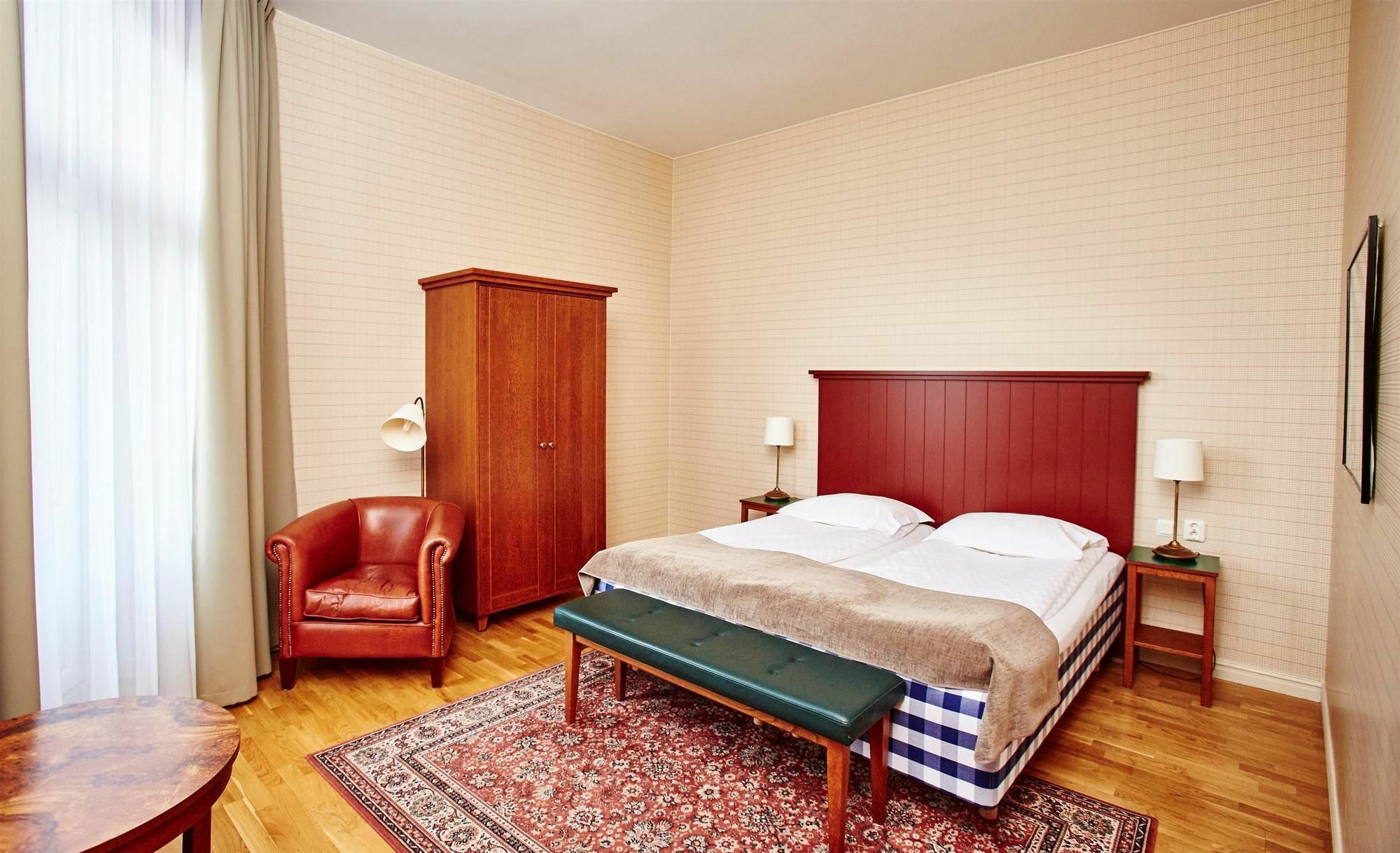 Hotel Bishops Arms Koeping Екстериор снимка